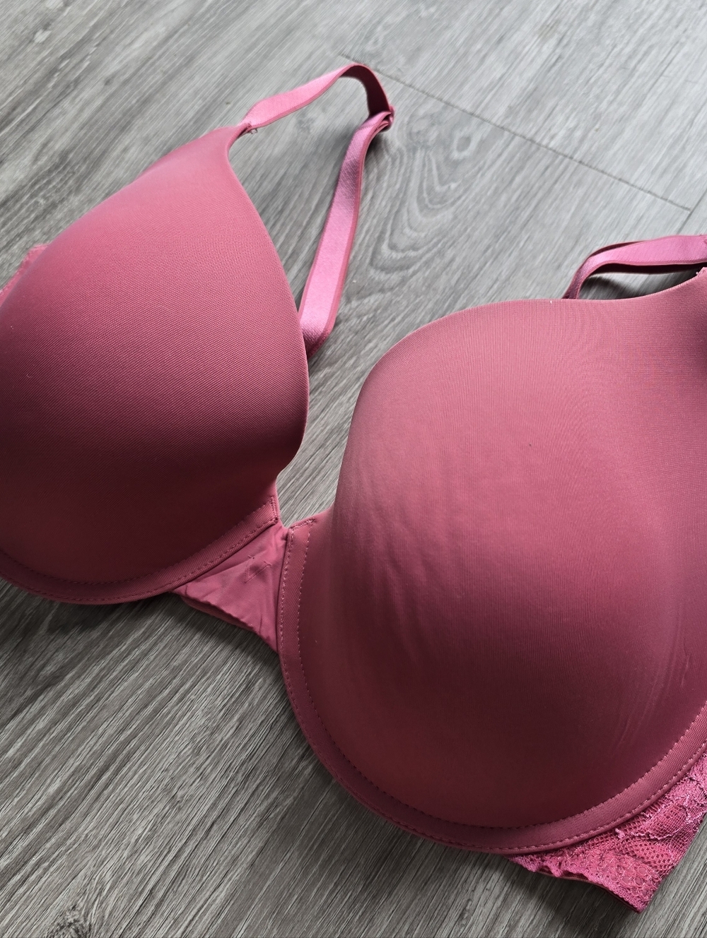 Victoria’s Secret 34DDD Smooth Lace Push-Up Bra